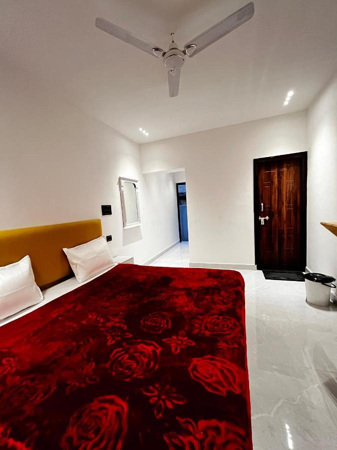 Apartament The White House Rishīkesh Zewnętrze zdjęcie