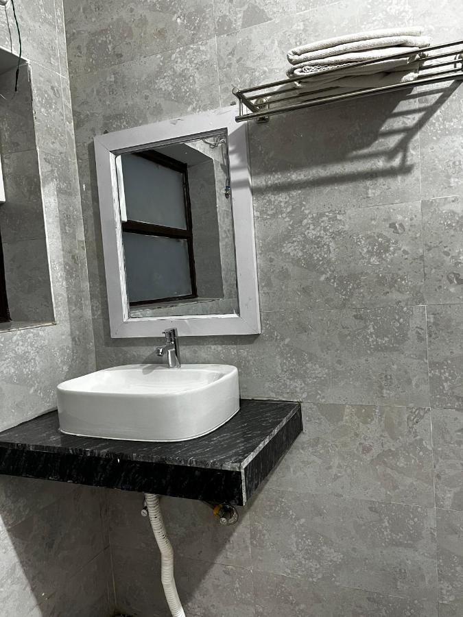 Apartament The White House Rishīkesh Zewnętrze zdjęcie