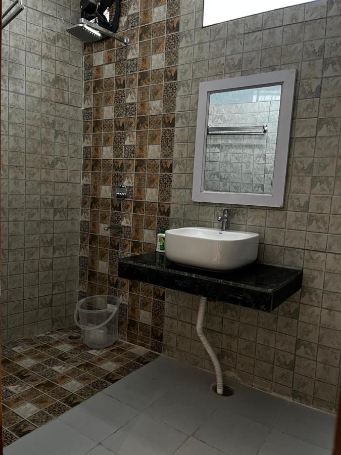 Apartament The White House Rishīkesh Zewnętrze zdjęcie